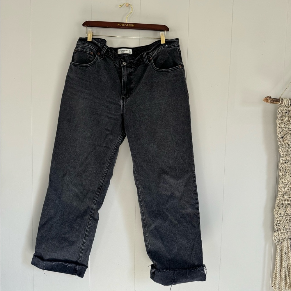 Abercrombie & Fitch The Baggy Low Rise black denim jeans, size 32 / 14 regular